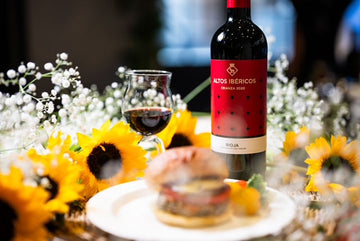 軽食と赤ワイン🌻🍷Simple Pleasures with Spanish Red Wine